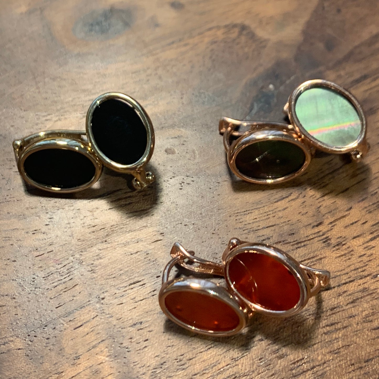 Onyx Mirror Huggies