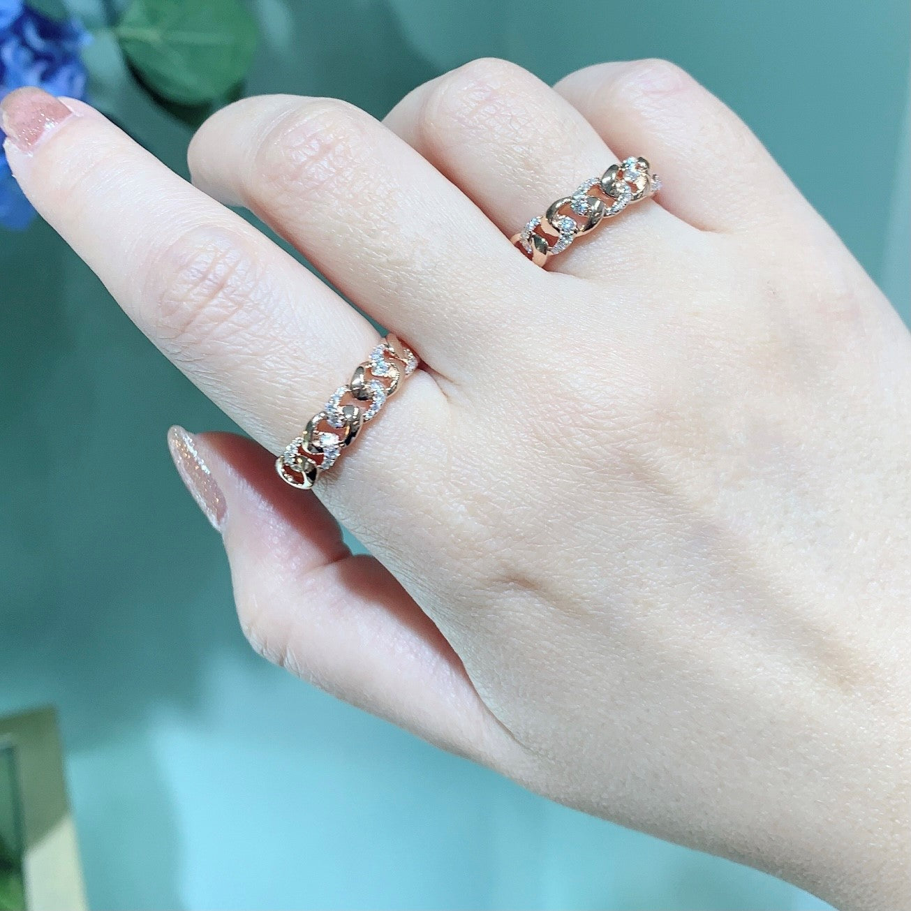 Chain Me Rose