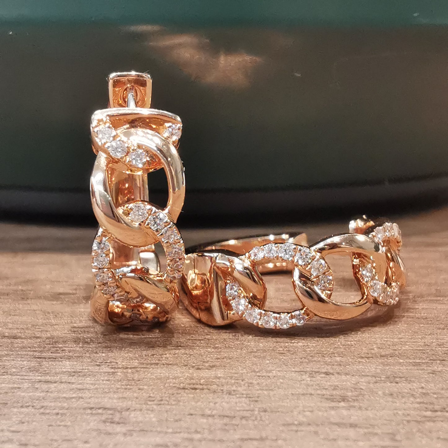 Chain Me Queen