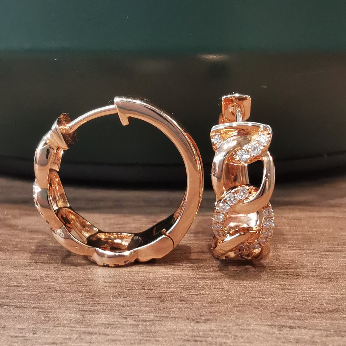 Chain Me Queen