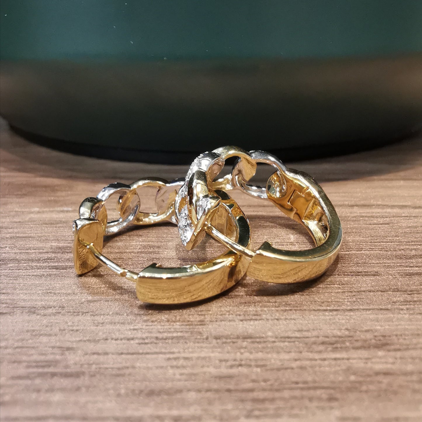 Chain Me Queen