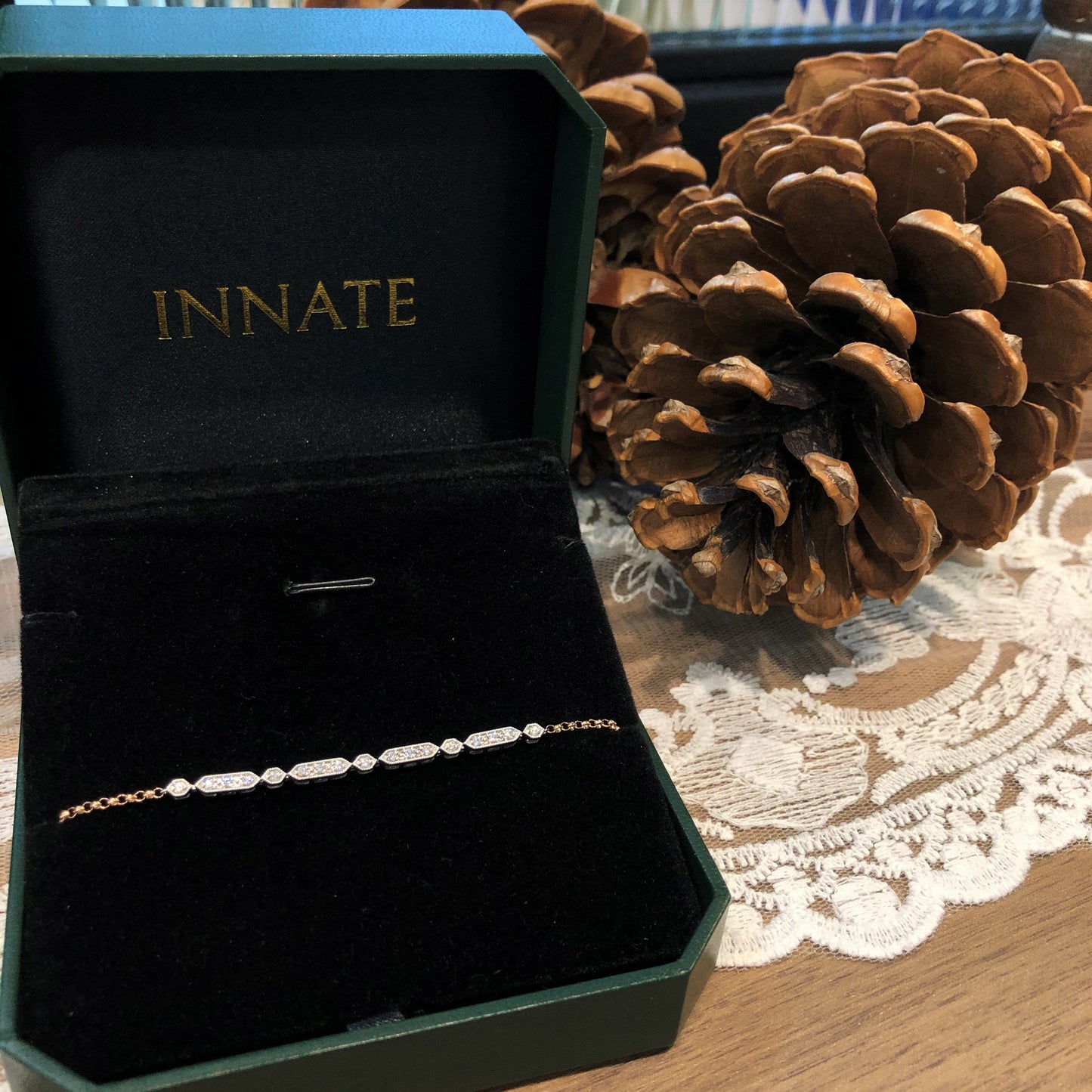 Deco Tight Bracelet